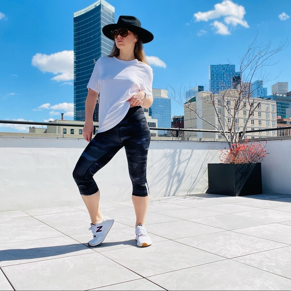 Andrew Marc NY Camo Leggings Pants Performance Crop - Picture 14 of 16